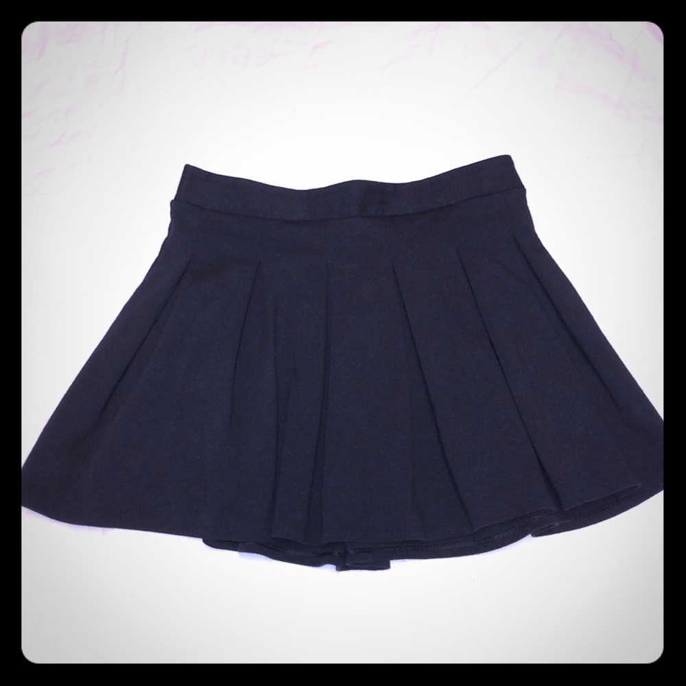 American Eagle 🦅 Black pleated skirt, EUC, med.